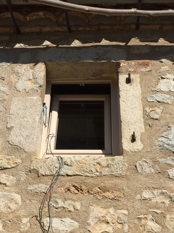 Installation portes et fenêtres Maison Confort Occitanie
